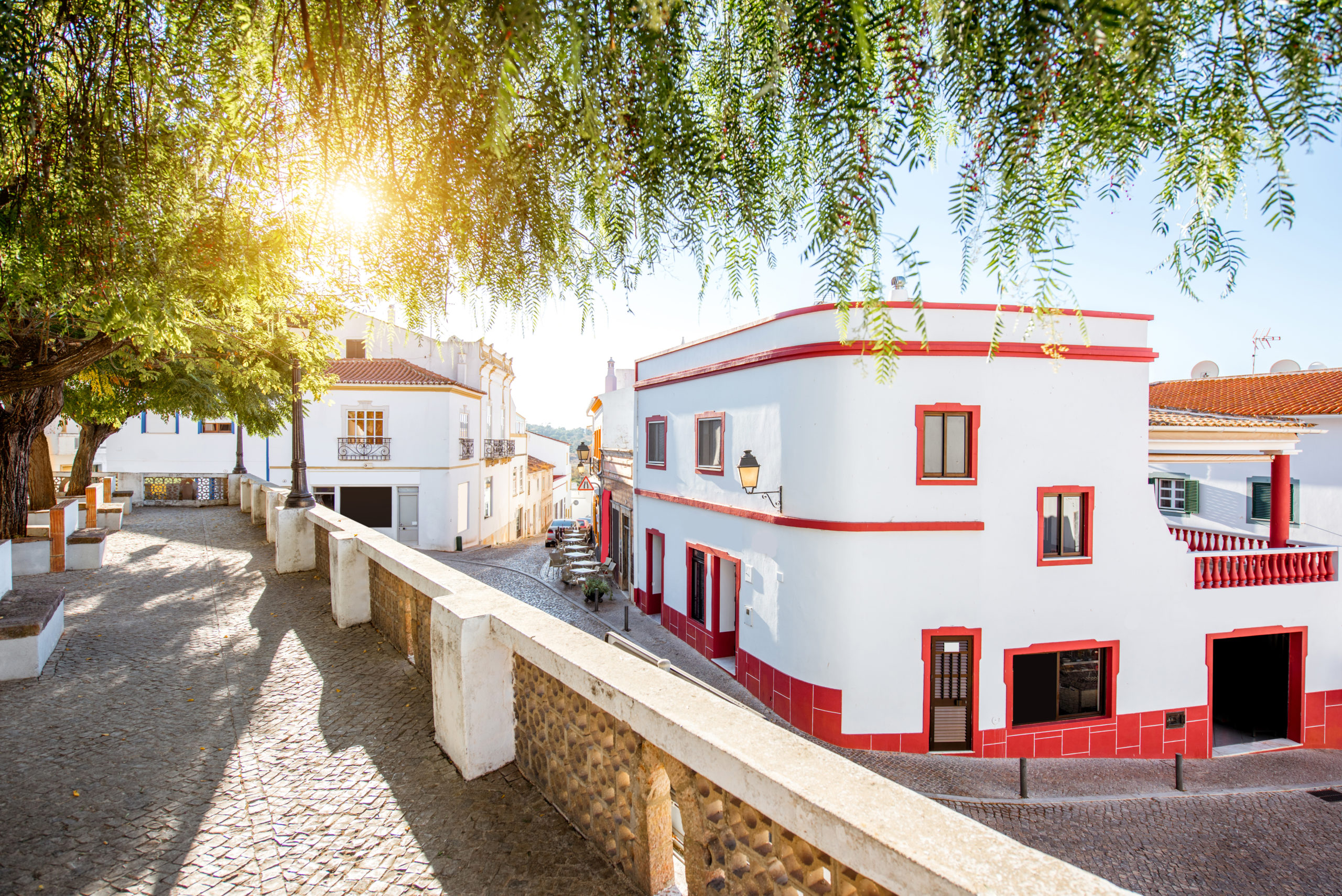 ¿pensando en vender o comprar un inmueble? sigue estos consejos